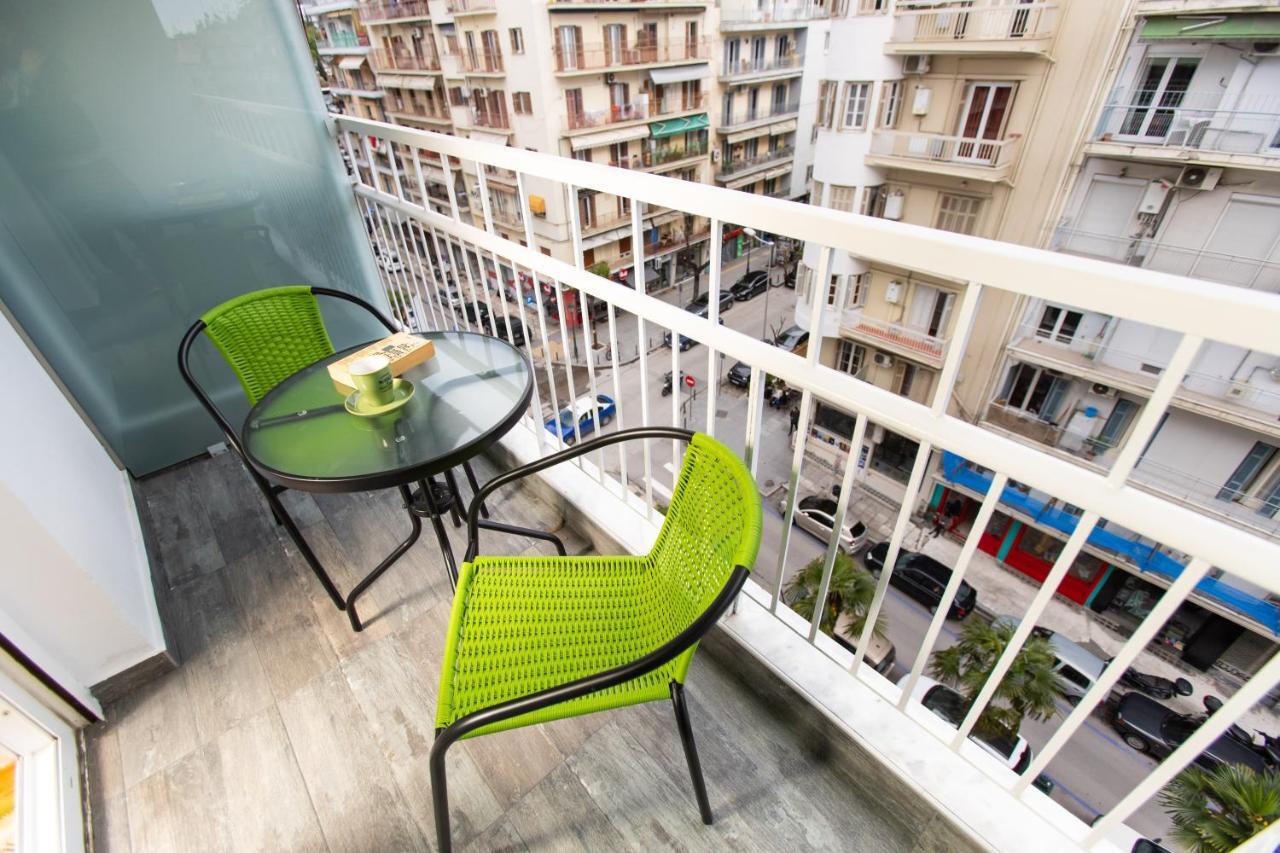 סלוניקי Downtown Luxury Boutique Suites : The Yellow Suite מראה חיצוני תמונה