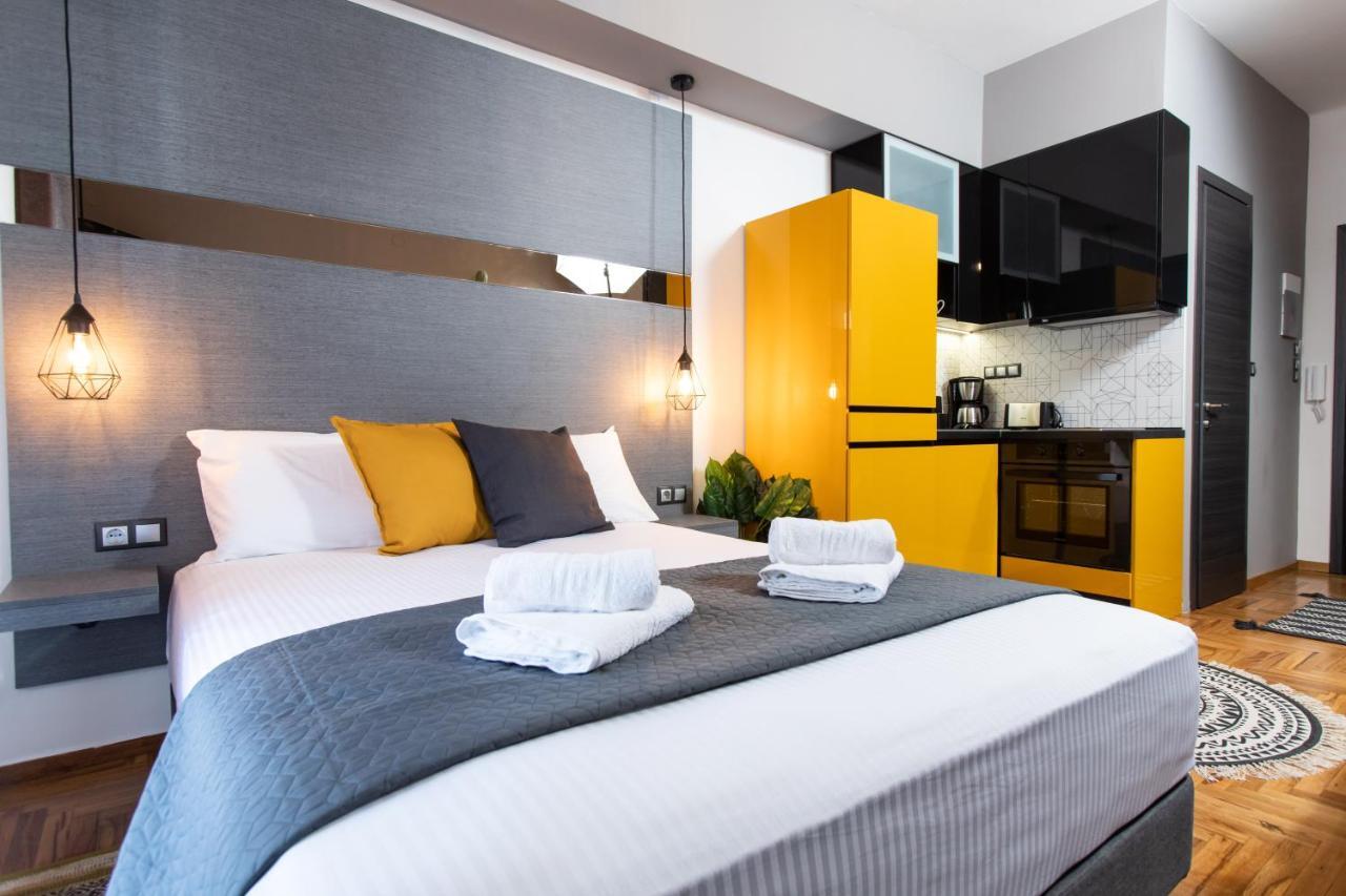 סלוניקי Downtown Luxury Boutique Suites : The Yellow Suite מראה חיצוני תמונה