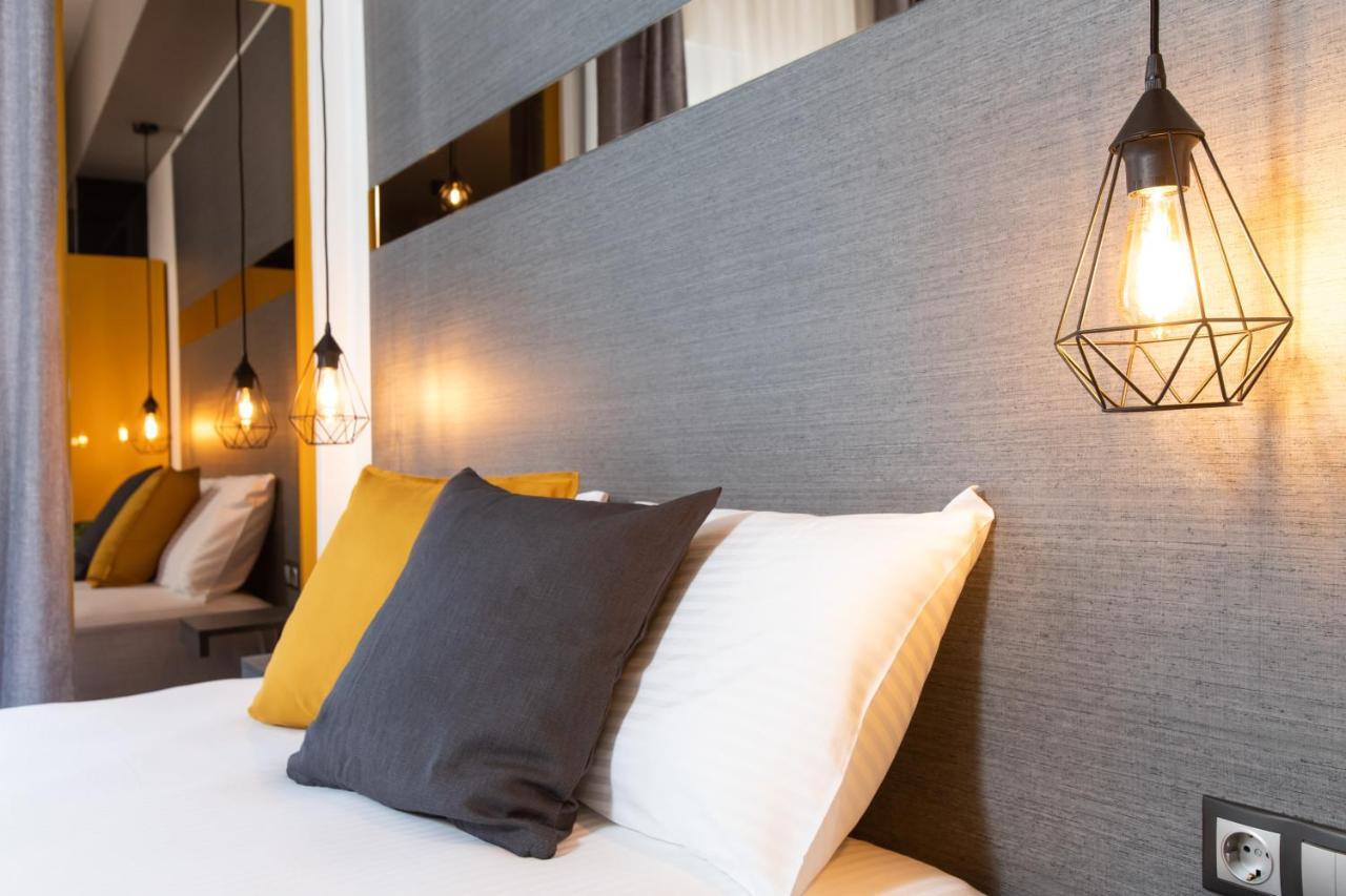 סלוניקי Downtown Luxury Boutique Suites : The Yellow Suite מראה חיצוני תמונה