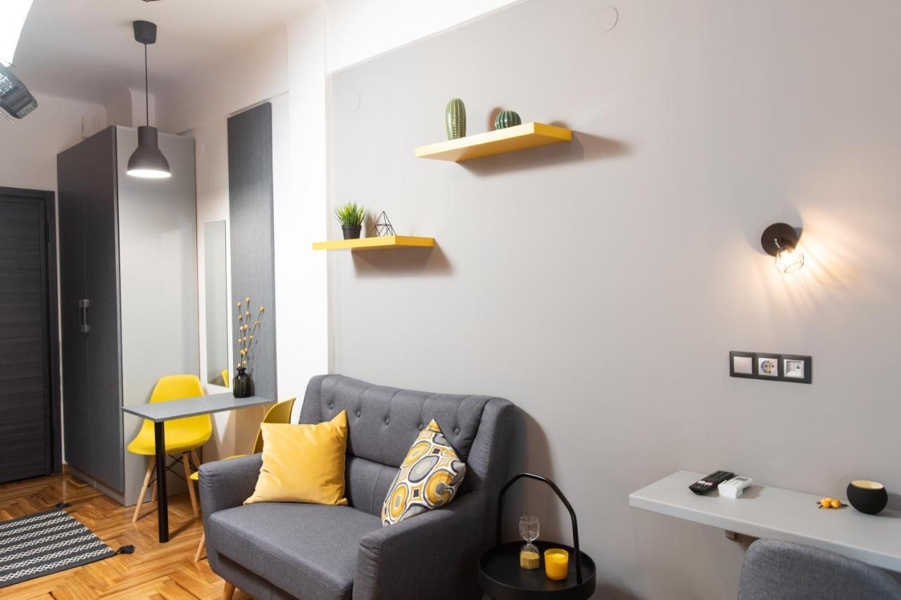 סלוניקי Downtown Luxury Boutique Suites : The Yellow Suite מראה חיצוני תמונה