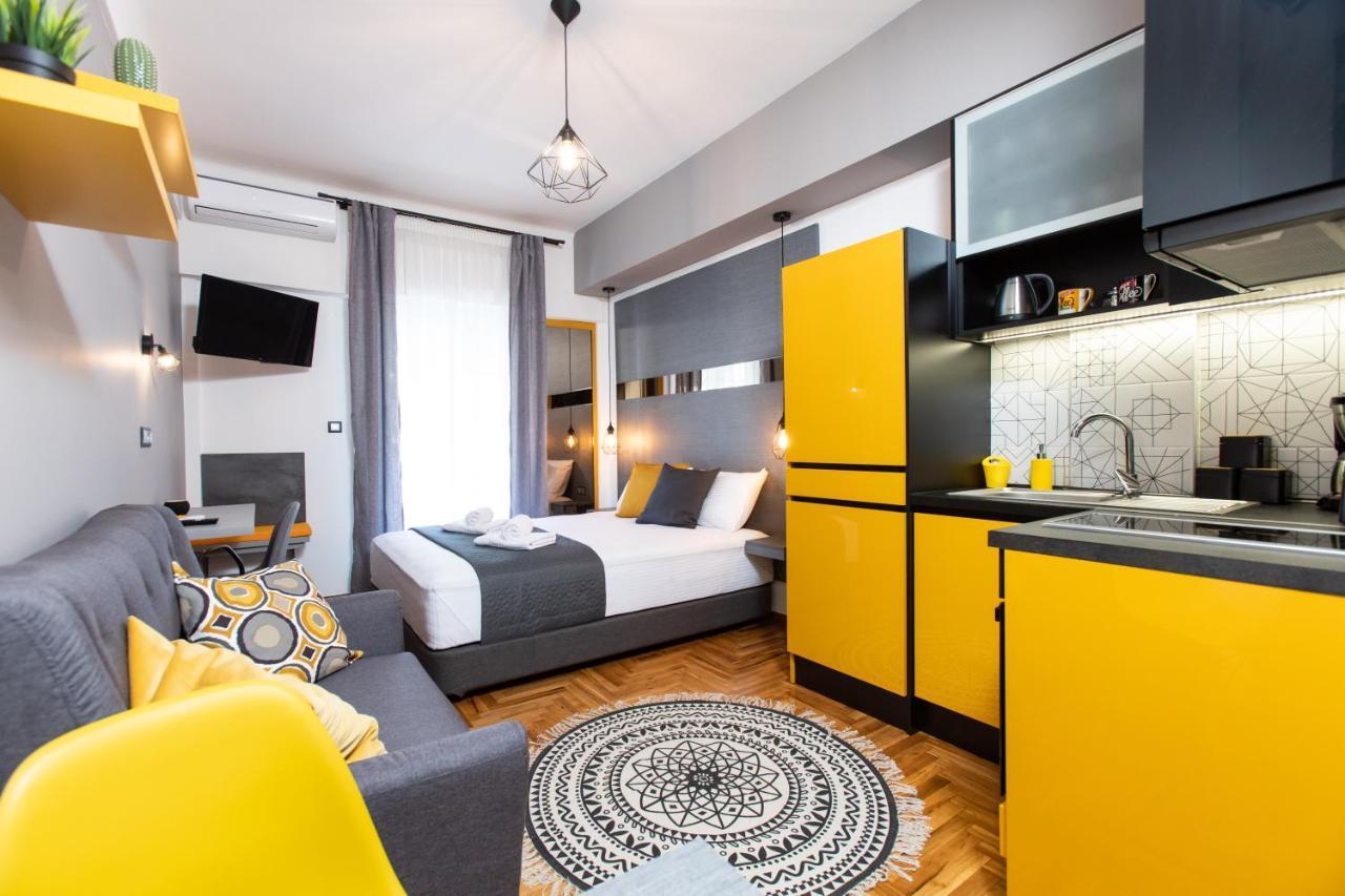 סלוניקי Downtown Luxury Boutique Suites : The Yellow Suite מראה חיצוני תמונה